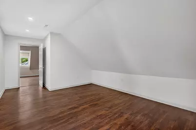 2423  Cleveland Pl, South Milwaukee, WI 53172 - Photo 18