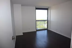 1660 N Prospect Ave, Milwaukee, WI 53202 - Photo 4