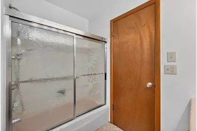 1252 S 40th St, West Milwaukee, WI 53215 - Photo 12