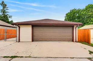1252 S 40th St, West Milwaukee, WI 53215 - Photo 24