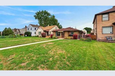 1252 S 40th St, West Milwaukee, WI 53215 - Photo 2