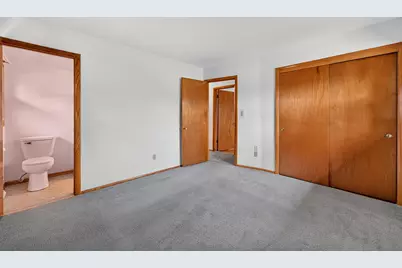 1252 S 40th St, West Milwaukee, WI 53215 - Photo 10