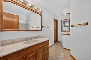 1252 S 40th St, West Milwaukee, WI 53215 - Photo 12
