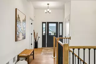 9744 N Migratory Ct, Mequon, WI 53092 - Photo 16