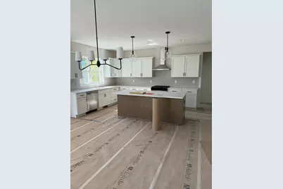 9744 N Migratory Ct, Mequon, WI 53092 - Photo 4