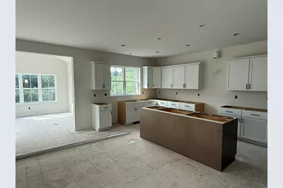 9744 N Migratory Ct, Mequon, WI 53092 - Photo 4