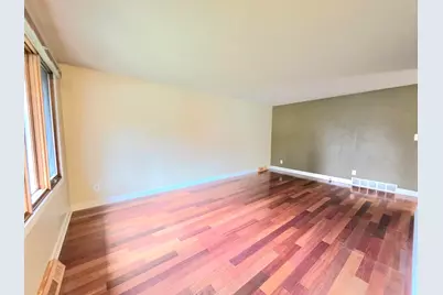 2239  Carmen Ave, Sheboygan, WI 53081 - Photo 2
