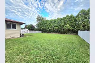 2239  Carmen Ave, Sheboygan, WI 53081 - Photo 24
