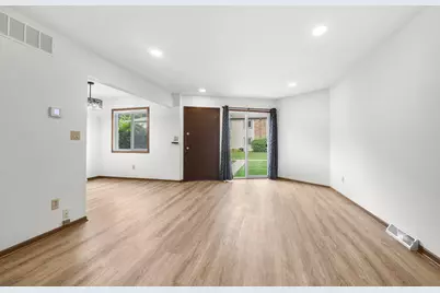 W170N11545  Armada Dr #21-9, Germantown, WI 53022 - Photo 6