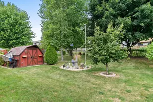3177 Bellfield Dr, Oshkosh, WI 54904 - Photo 8