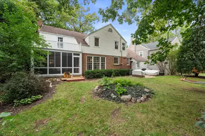 154 N 88th St, Wauwatosa, WI 53226 - Photo 46