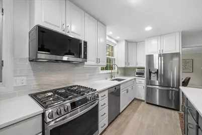 154 N 88th St, Wauwatosa, WI 53226 - Photo 16