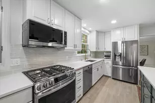 154 N 88th St, Wauwatosa, WI 53226 - Photo 16