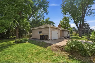 8722 N 52nd St, Brown Deer, WI 53223 - Photo 30