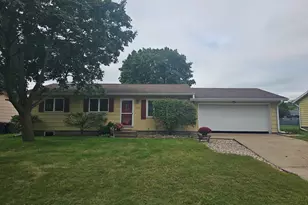 633 12th Ave, Onalaska, WI 54650 - Photo 1