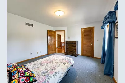 12231 W White Oak Dr, Greenfield, WI 53228 - Photo 36