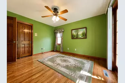 12231 W White Oak Dr, Greenfield, WI 53228 - Photo 24