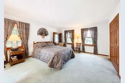 12231 W White Oak Dr, Greenfield, WI 53228 - Photo 28