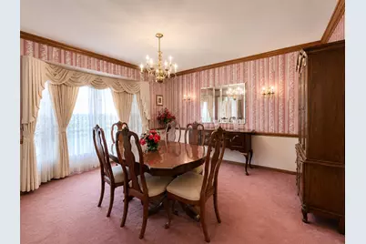 12231 W White Oak Dr, Greenfield, WI 53228 - Photo 18