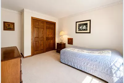 12231 W White Oak Dr, Greenfield, WI 53228 - Photo 38
