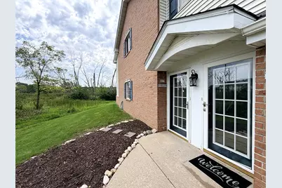 S77W19339  Lakewood Dr, Muskego, WI 53150 - Photo 2
