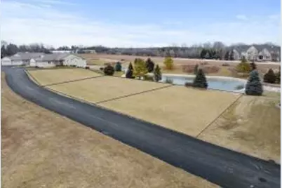1926  Ravenswood Ln, Manitowoc, WI 54220 - Photo 32