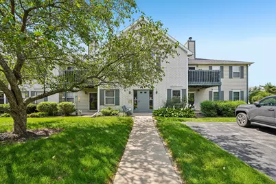 N25W24069  River Park Dr #6, Pewaukee, WI 53072 - Photo 2
