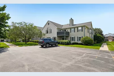 N25W24069  River Park Dr #6, Pewaukee, WI 53072 - Photo 4