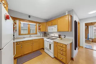 2403 S 95th St, West Allis, WI 53227 - Photo 12