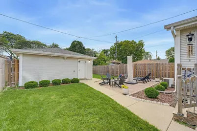2403 S 95th St, West Allis, WI 53227 - Photo 30