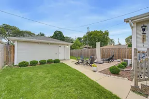 2403 S 95th St, West Allis, WI 53227 - Photo 30