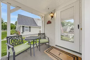 2403 S 95th St, West Allis, WI 53227 - Photo 4