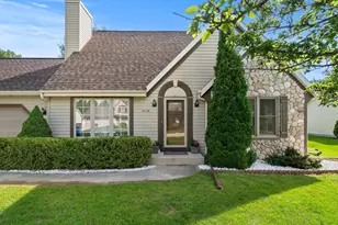 N6193 Woodland Meadows Dr, Sheboygan, WI 53083 - Photo 4