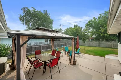 9537 W Sarasota Pl, Wauwatosa, WI 53222 - Photo 26