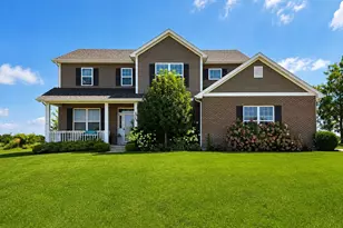401 Chesterfield Ct, Williams Bay, WI 53191 - Photo 1