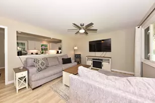 1417 Patricia Dr, West Bend, WI 53090 - Photo 4