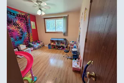 1457  Daisy Dr, Manitowoc, WI 54220 - Photo 12