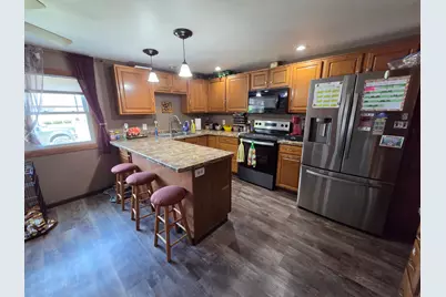 1457  Daisy Dr, Manitowoc, WI 54220 - Photo 6