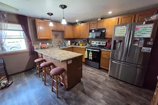 1457 Daisy Dr, Manitowoc, WI 54220 - Photo 6