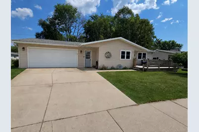 1457  Daisy Dr, Manitowoc, WI 54220 - Photo 2