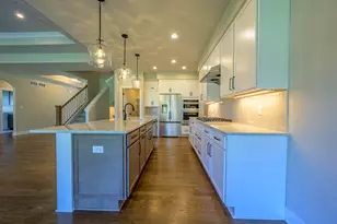 N55W25226 Crescent Hill Dr, Sussex, WI 53089 - Photo 14