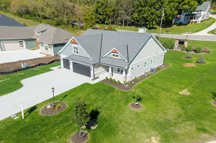 N55W25226 Crescent Hill Dr, Sussex, WI 53089 - Photo 6