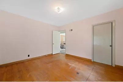 5644 N Paradise Ln, Glendale, WI 53209 - Photo 22