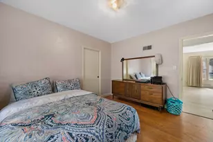 5644 N Paradise Ln, Glendale, WI 53209 - Photo 30