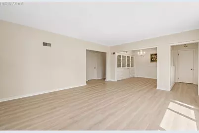 5644 N Paradise Ln, Glendale, WI 53209 - Photo 16