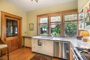 2625 N Wahl Ave, Milwaukee, WI 53211 - Photo 10