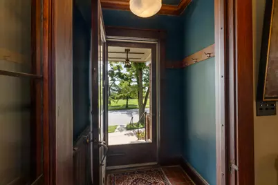 2625 N Wahl Ave, Milwaukee, WI 53211 - Photo 26