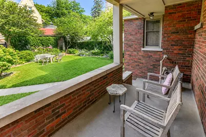 2625 N Wahl Ave, Milwaukee, WI 53211 - Photo 36