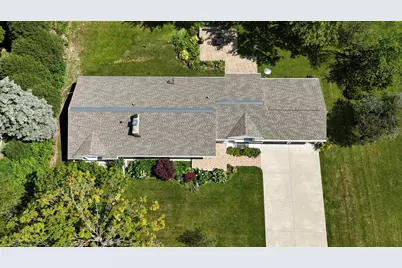 8920 N Greenvale Rd, Bayside, WI 53217 - Photo 4