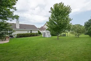 4011 W Whispering Ridge Pass, Franklin, WI 53132 - Photo 38